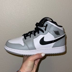 Air Jordan 1 Mid